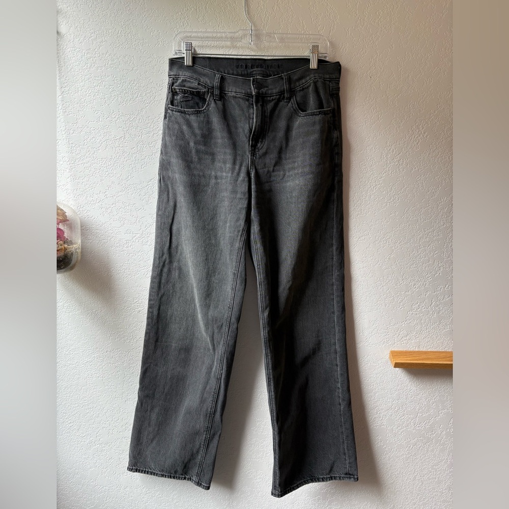 American Eagle Outfitters Strigid High-Waisted Stovepipe Jean